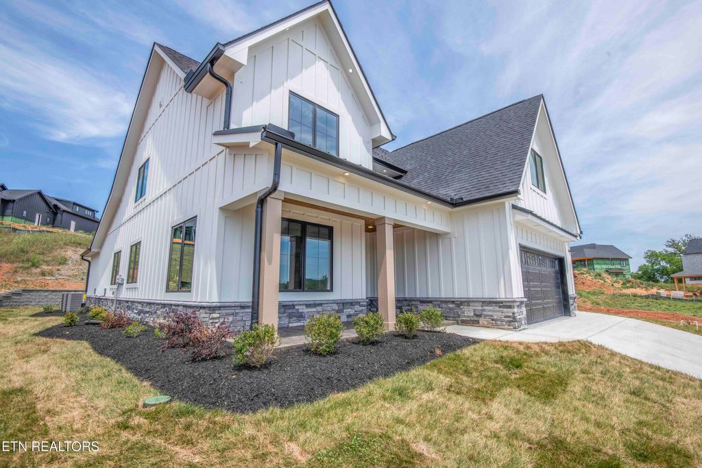 Photo of 178 Purple Iris Place, Loudon, TN 37774 (MLS # 1339613)