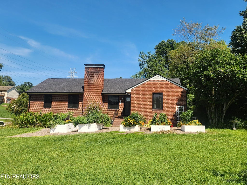Photo of 1701 Highland Drive, Knoxville, TN 37918 (MLS # 1355964)