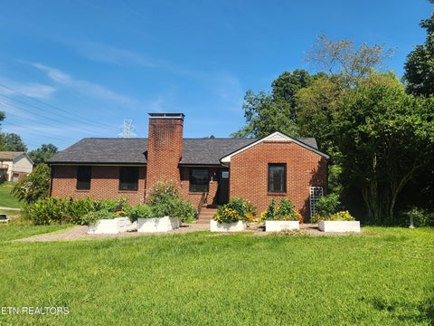 Photo of 1701 Highland Drive, Knoxville, TN 37918 (MLS # 1355964)