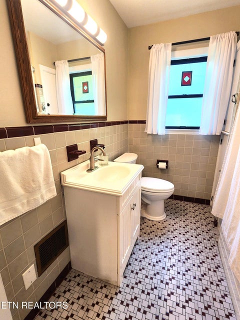 Tiny photo for 1701 Highland Drive, Knoxville, TN 37918 (MLS # 1355964)