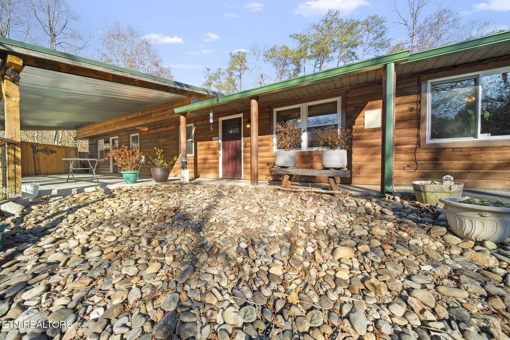 Photo of 3305 Leonard Huskey Lane, Pigeon Forge, TN 37863 (MLS # 1291320)