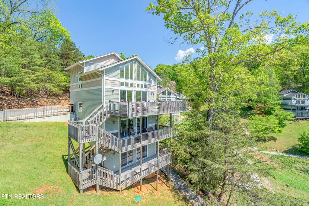 Photo of 551 Deerwood Lane, LaFollette, TN 37766 (MLS # 1337573)