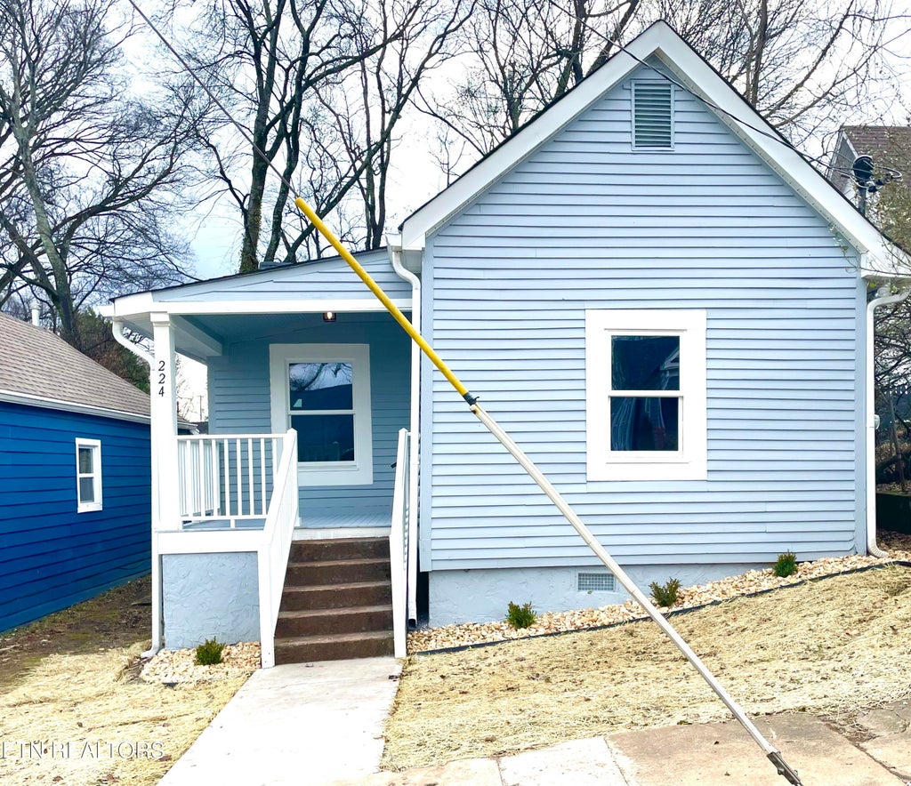 Photo of 224 Leonard Place, Knoxville, TN 37917 (MLS # 1354228)