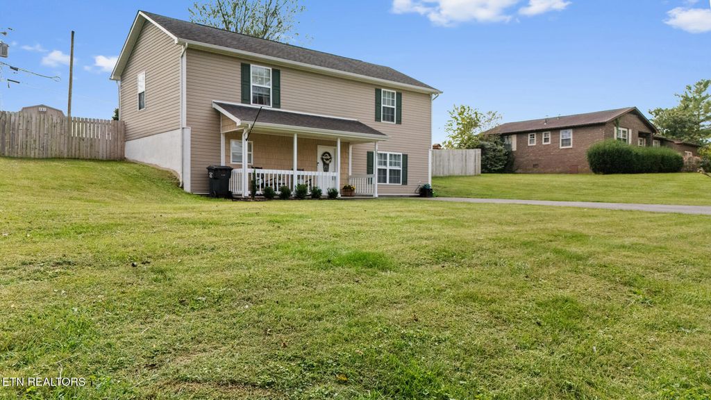 Photo of 297 Parks Circle, Harrogate, TN 37752 (MLS # 1314088)