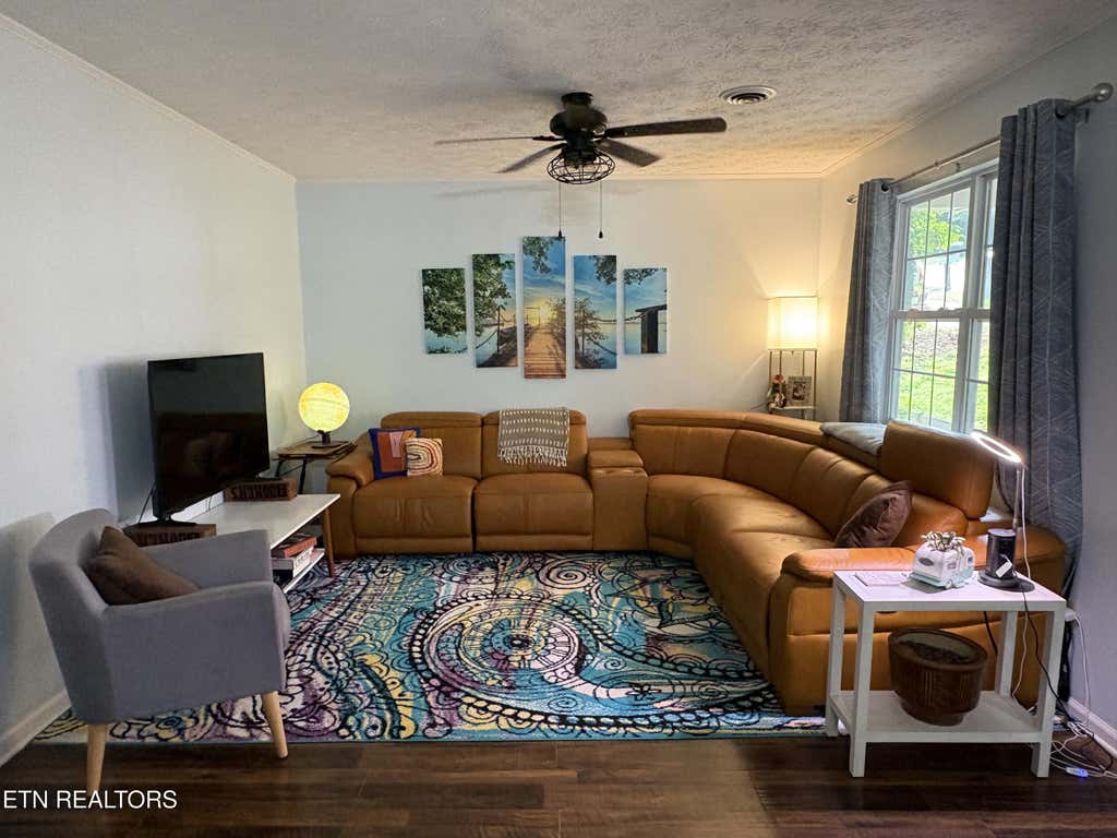 Photo of 2519 SE Seaton Ave, Knoxville, TN 37920 (MLS # 1349579)