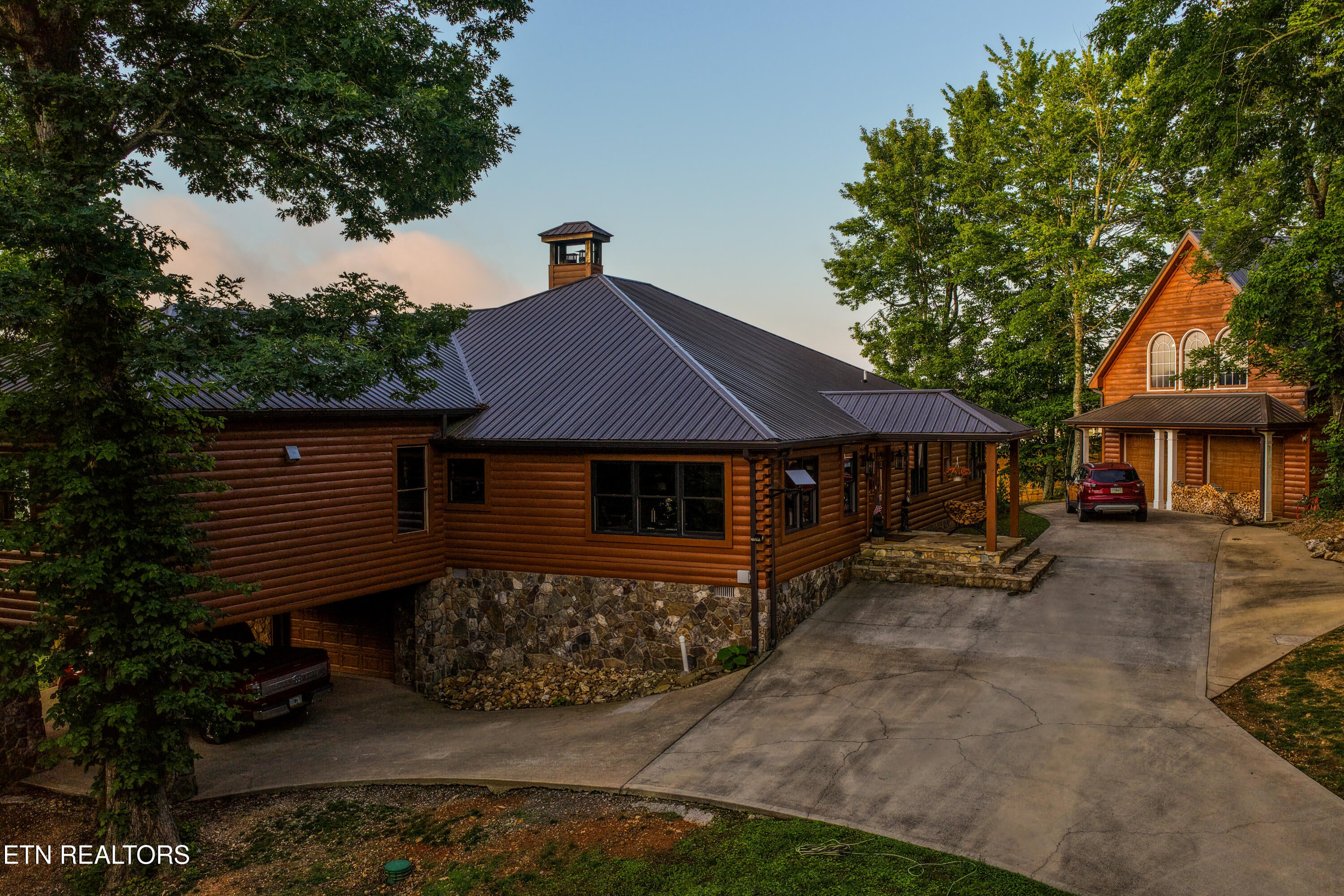 260 Lakeside Lodge Lane
