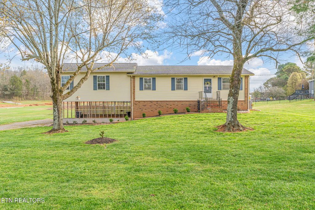 Photo of 258 Meadow Brook Rd, Sweetwater, TN 37874 (MLS # 1333446)