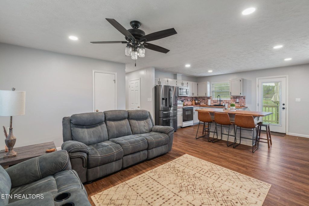 Photo of 258 Meadow Brook Rd, Sweetwater, TN 37874 (MLS # 1333446)