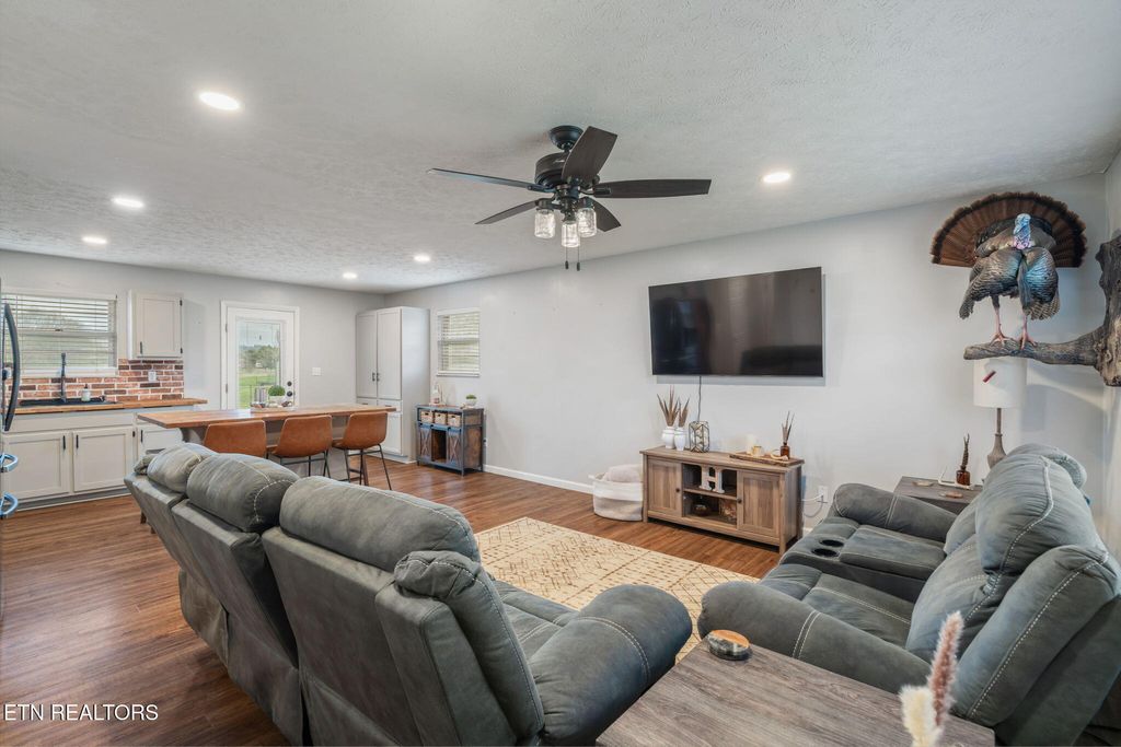 Photo of 258 Meadow Brook Rd, Sweetwater, TN 37874 (MLS # 1333446)