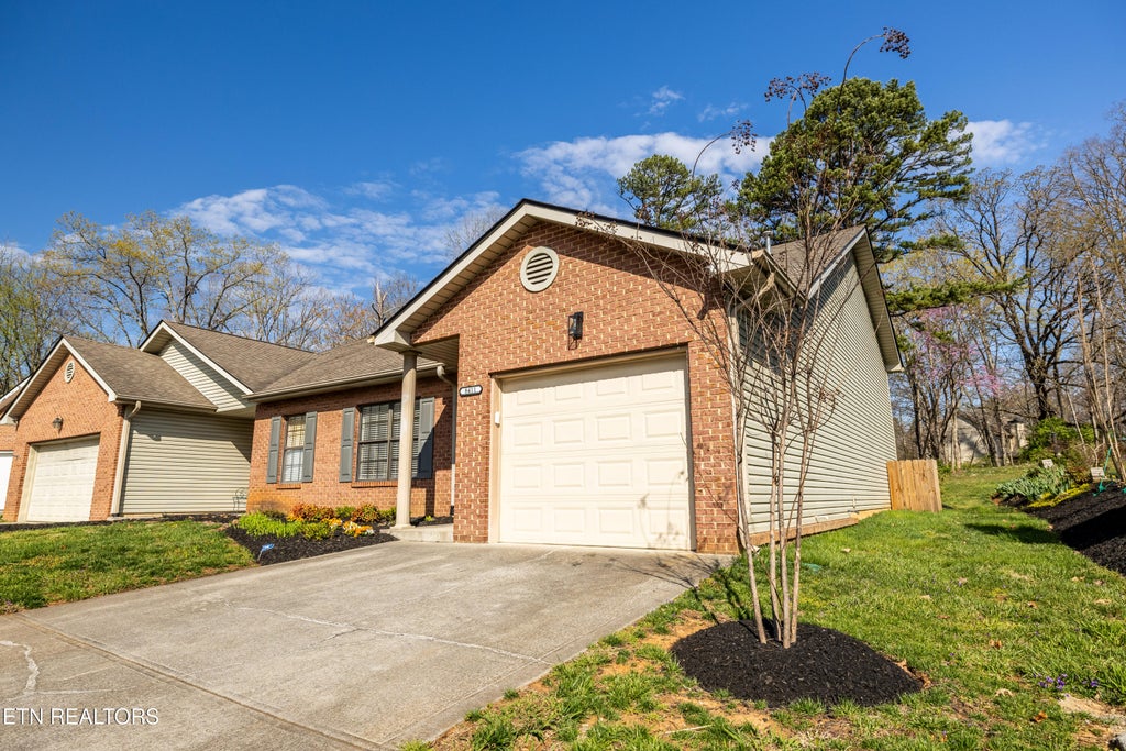 Photo of 8411 Ivy Green Way, Knoxville, TN 37919 (MLS # 1346119)