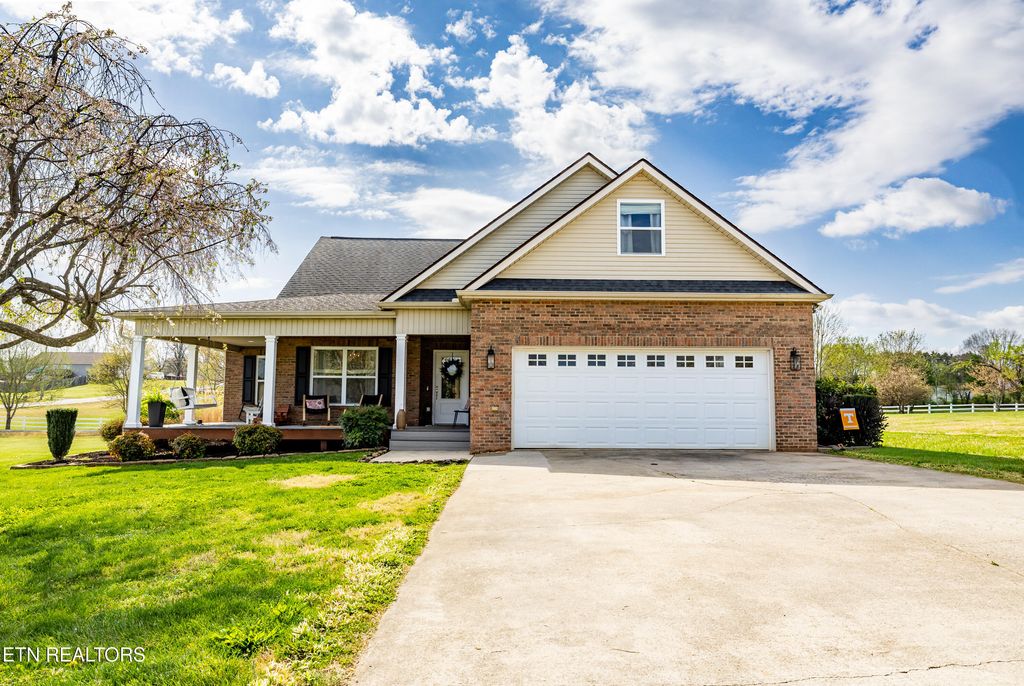 Photo of 5110 Eagle Crossing Drive, Maryville, TN 37801 (MLS # 1334995)