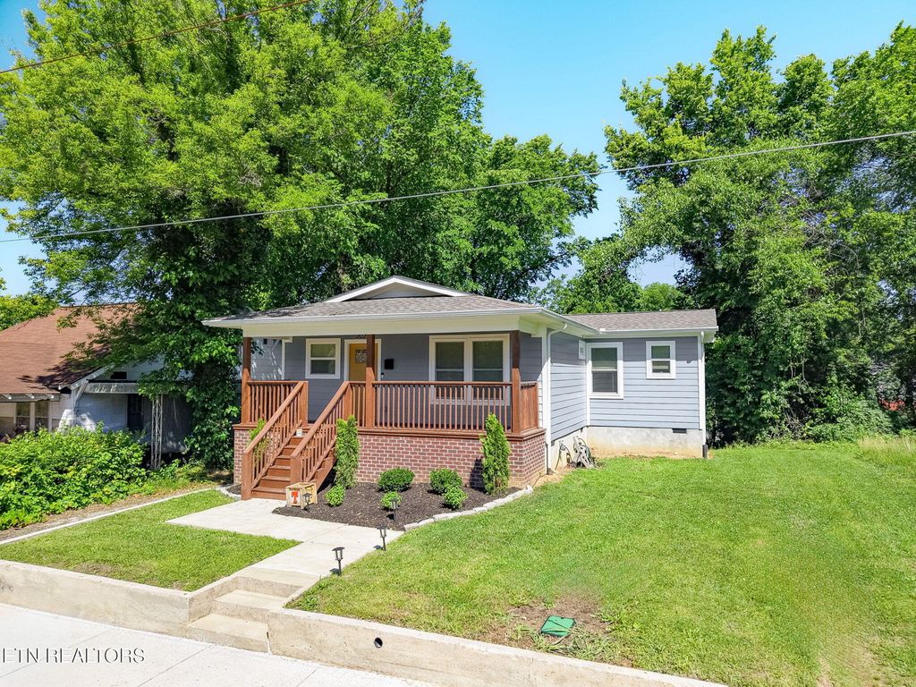 Photo of 2029 E 5Th Ave, Knoxville, TN 37917 (MLS # 1340385)