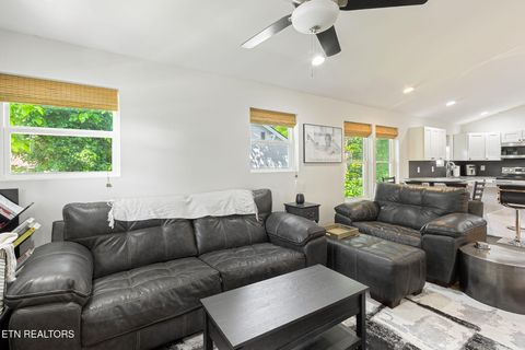 Tiny photo for 2029 E 5Th Ave, Knoxville, TN 37917 (MLS # 1340385)