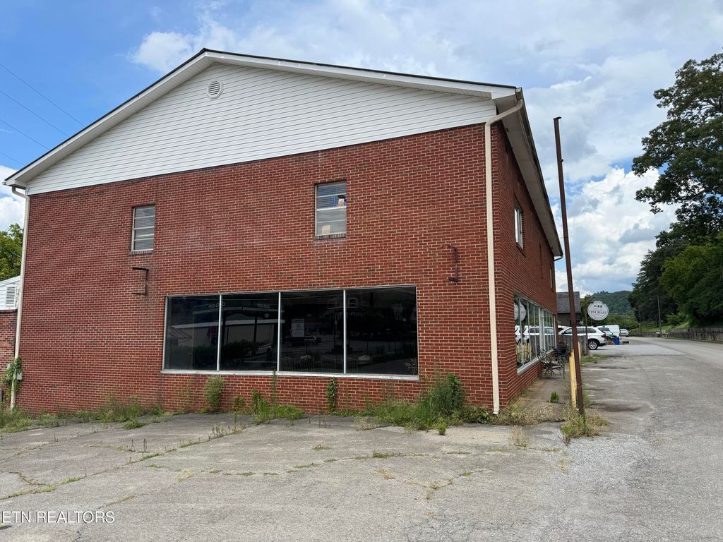 Photo of 903 Veterans Memorial Dr Drive, Tellico Plains, TN 37385 (MLS # 1310962)