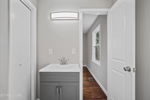 Tiny photo for 2010 Martha Berry Drive, Knoxville, TN 37918 (MLS # 1329128)