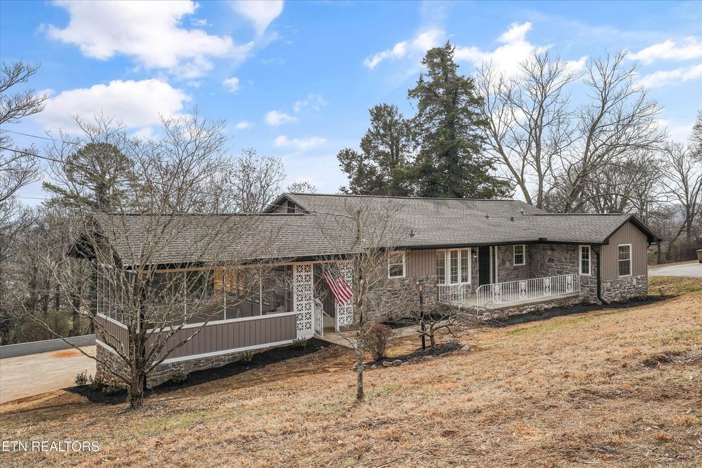 Photo of 2010 Martha Berry Drive, Knoxville, TN 37918 (MLS # 1329128)