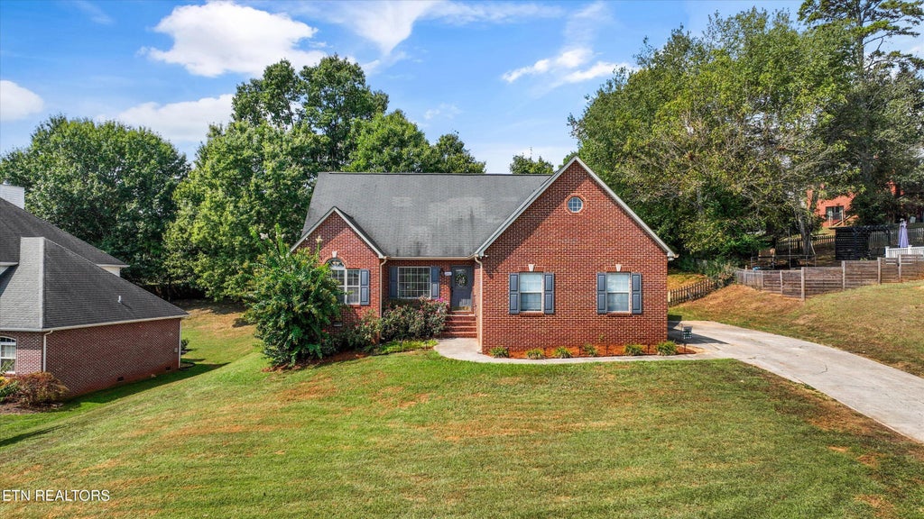 Photo of 4931 Shannon Run Drive, Knoxville, TN 37918 (MLS # 1359310)