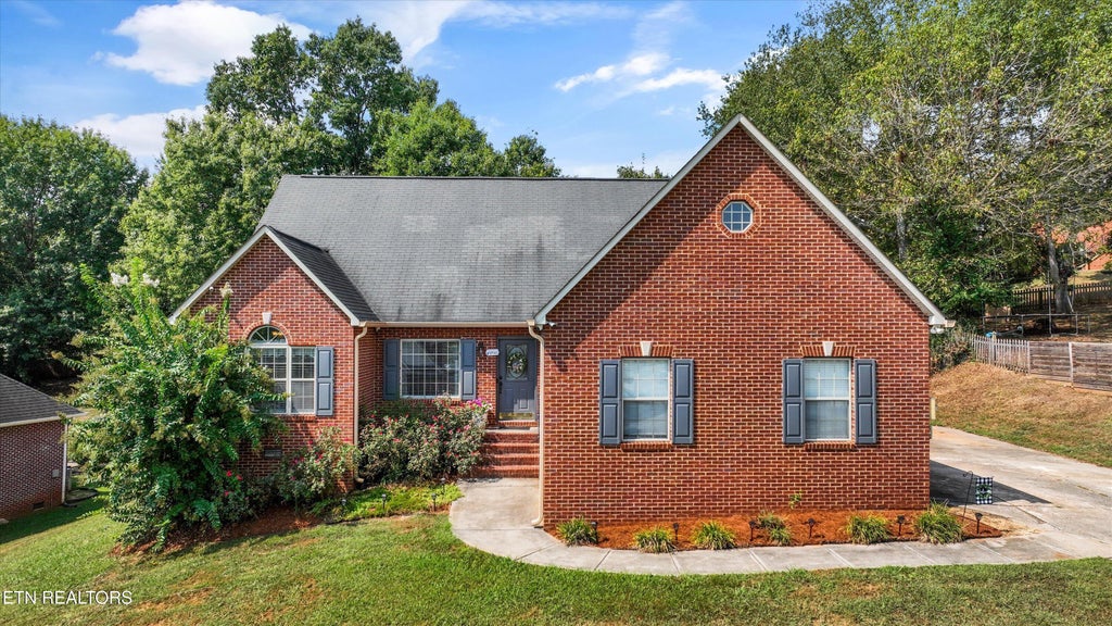 Photo of 4931 Shannon Run Drive, Knoxville, TN 37918 (MLS # 1359310)