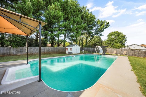 Tiny photo for 670 Grandview Drive, Lenoir City, TN 37772 (MLS # 1355630)
