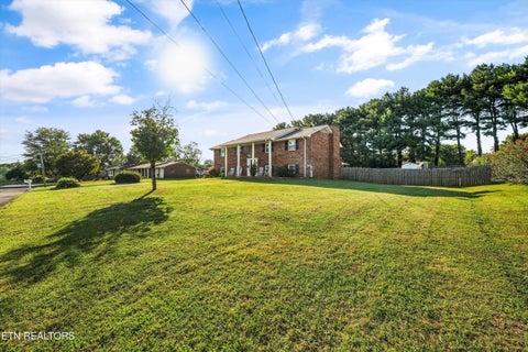 Tiny photo for 670 Grandview Drive, Lenoir City, TN 37772 (MLS # 1355630)