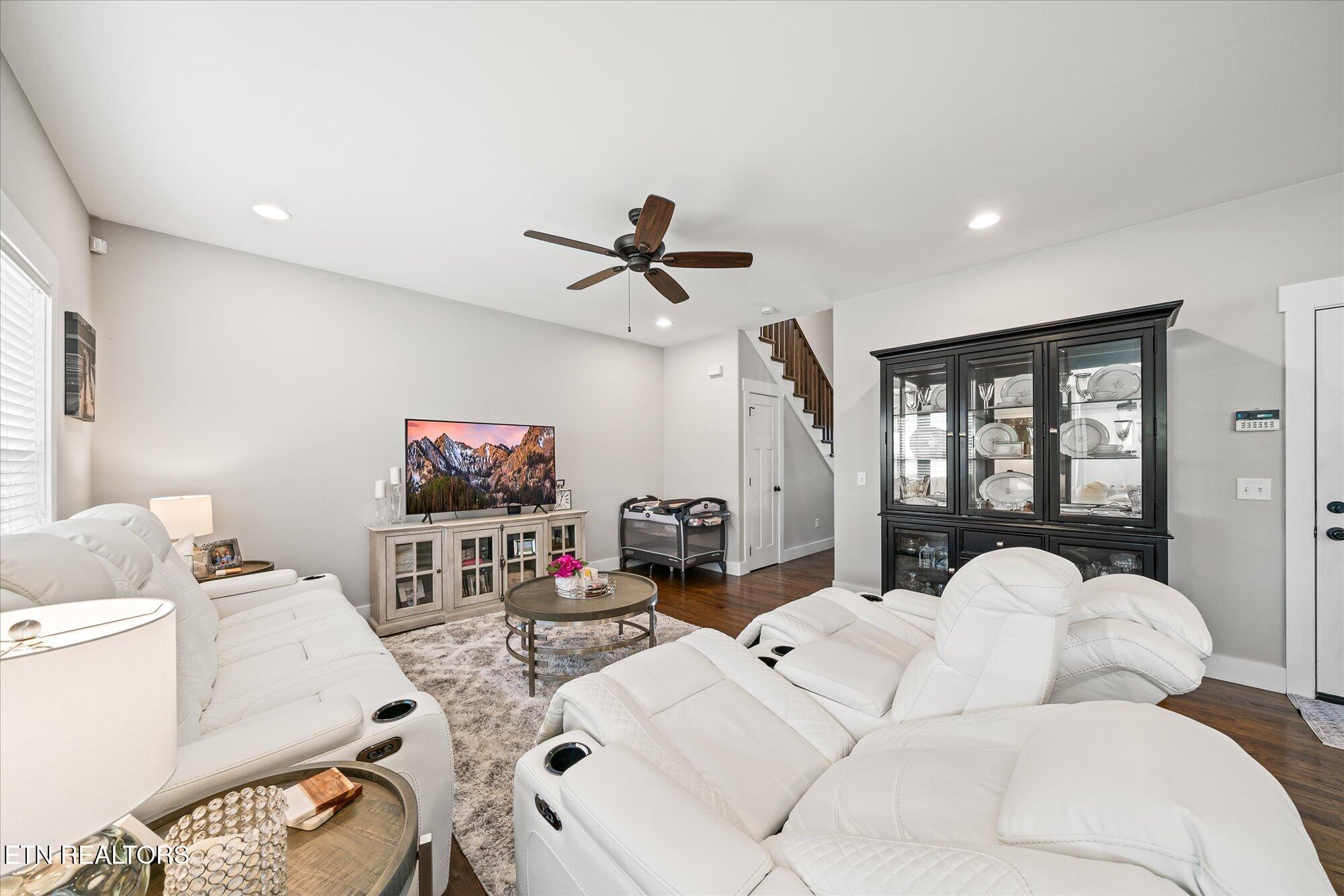 1130 Cross Pointe Drive