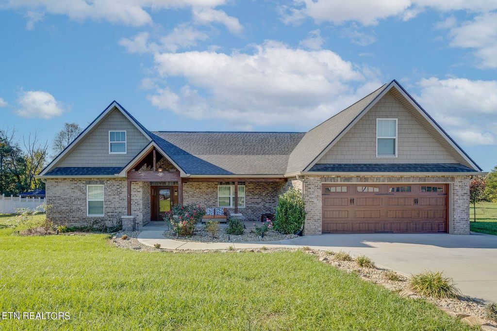 Photo of 9312 Gabrielle Rd, Strawberry Plains, TN 37871 (MLS # 1279901)