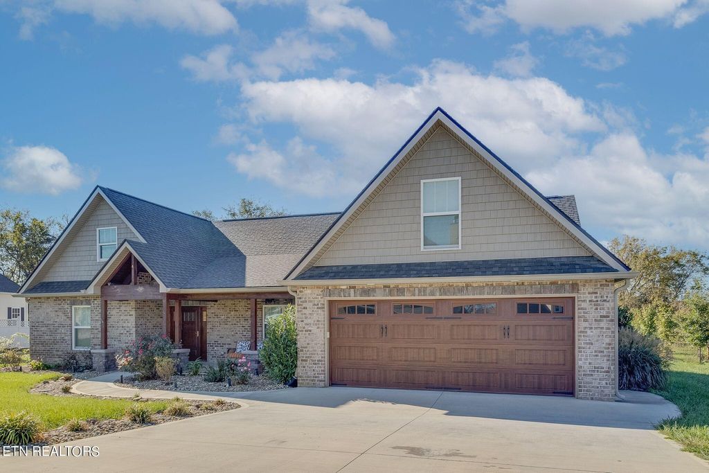 Photo of 9312 Gabrielle Rd, Strawberry Plains, TN 37871 (MLS # 1279901)