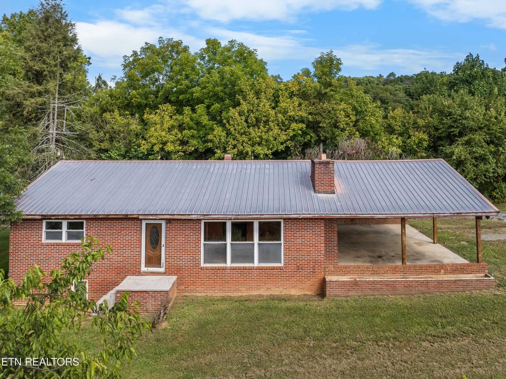 Photo of 385 Gardenia Rd, Newport, TN 37821 (MLS # 1353522)