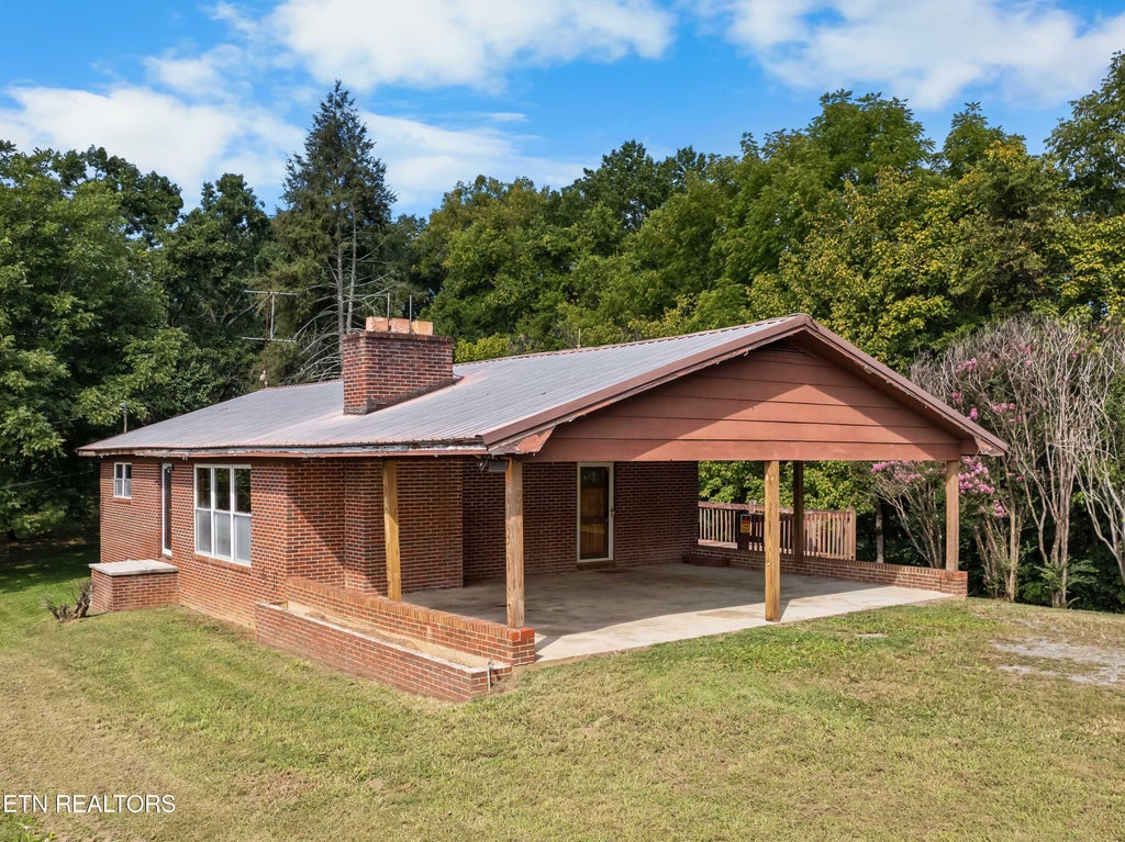 Photo of 385 Gardenia Rd, Newport, TN 37821 (MLS # 1353522)