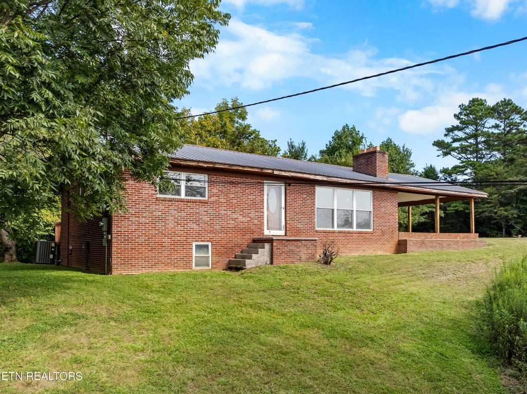 Photo of 385 Gardenia Rd, Newport, TN 37821 (MLS # 1353522)