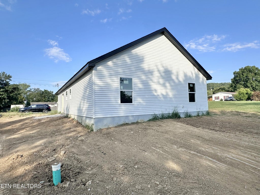 Photo of 541 Cherokee Ave, Clinton, TN 37716 (MLS # 1353904)