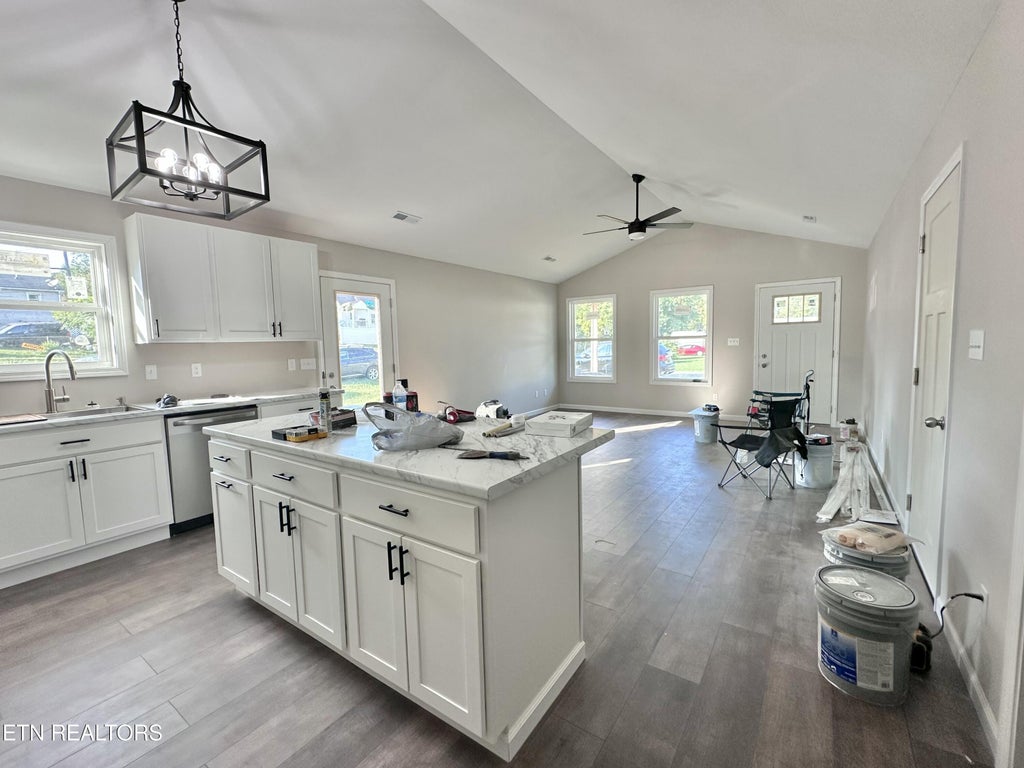 Photo of 541 Cherokee Ave, Clinton, TN 37716 (MLS # 1353904)