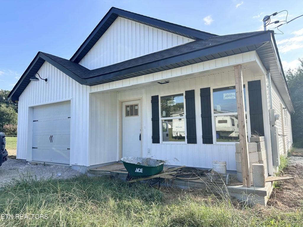 Photo of 541 Cherokee Ave, Clinton, TN 37716 (MLS # 1353904)