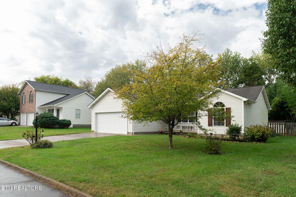 Photo of 6931 Yellow Oak Lane, Knoxville, TN 37931 (MLS # 1318141)