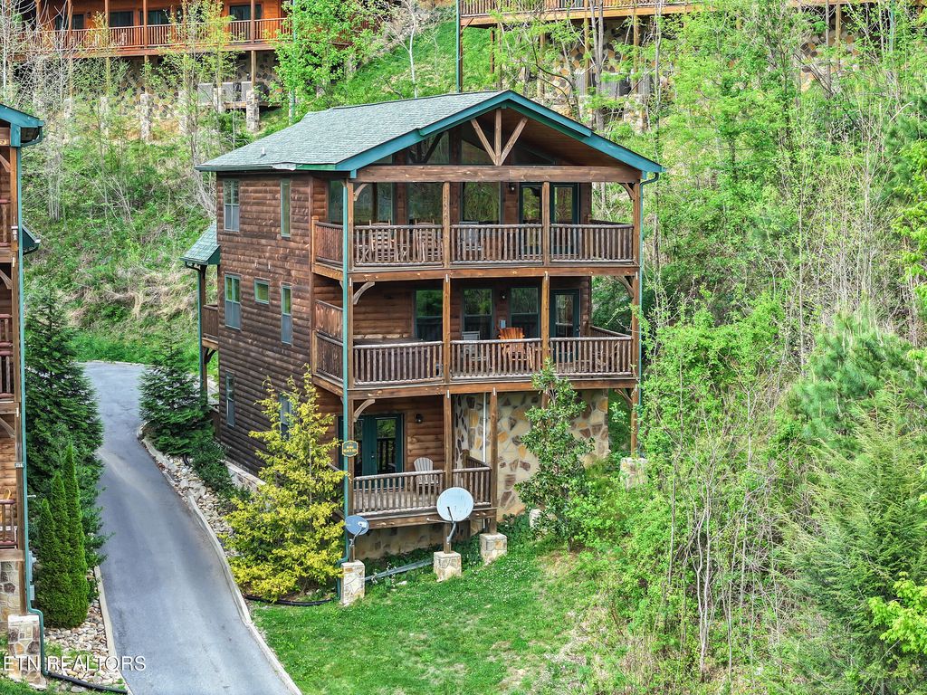 Photo of 714 Mountain Stream Way, Gatlinburg, TN 37738 (MLS # 1338793)