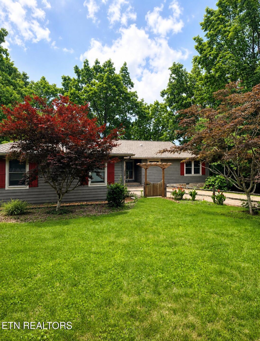 Photo of 166 Canterbury Drive, Crossville, TN 38558 (MLS # 1352159)
