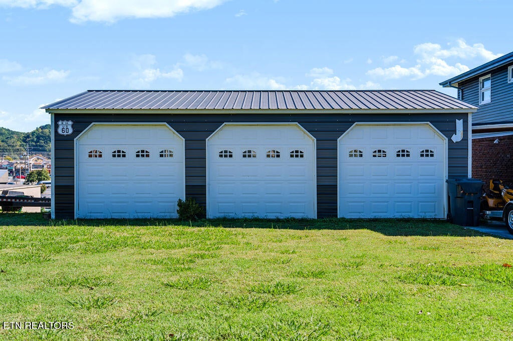 Photo of 236 Mountain Vista Drive, Pigeon Forge, TN 37863 (MLS # 1359423)