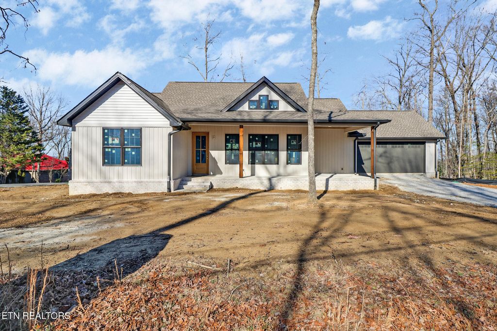 Photo of 124 Markham Lane, Crossville, TN 38558 (MLS # 1322755)