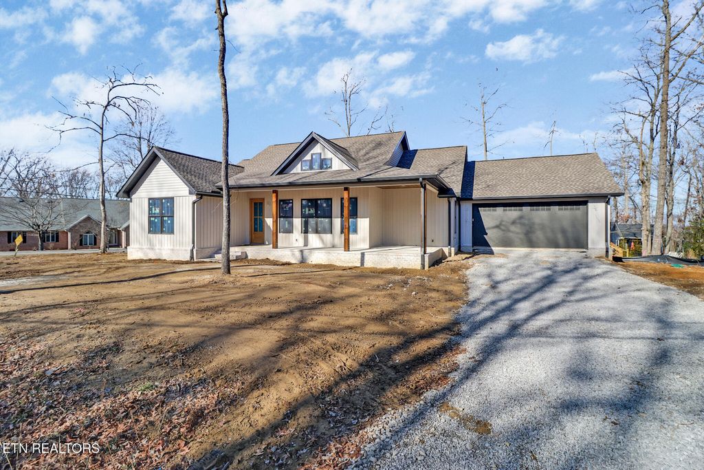 Photo of 124 Markham Lane, Crossville, TN 38558 (MLS # 1322755)