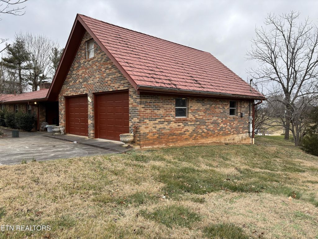 Photo of 1614 Oak St, Loudon, TN 37774 (MLS # 1325718)