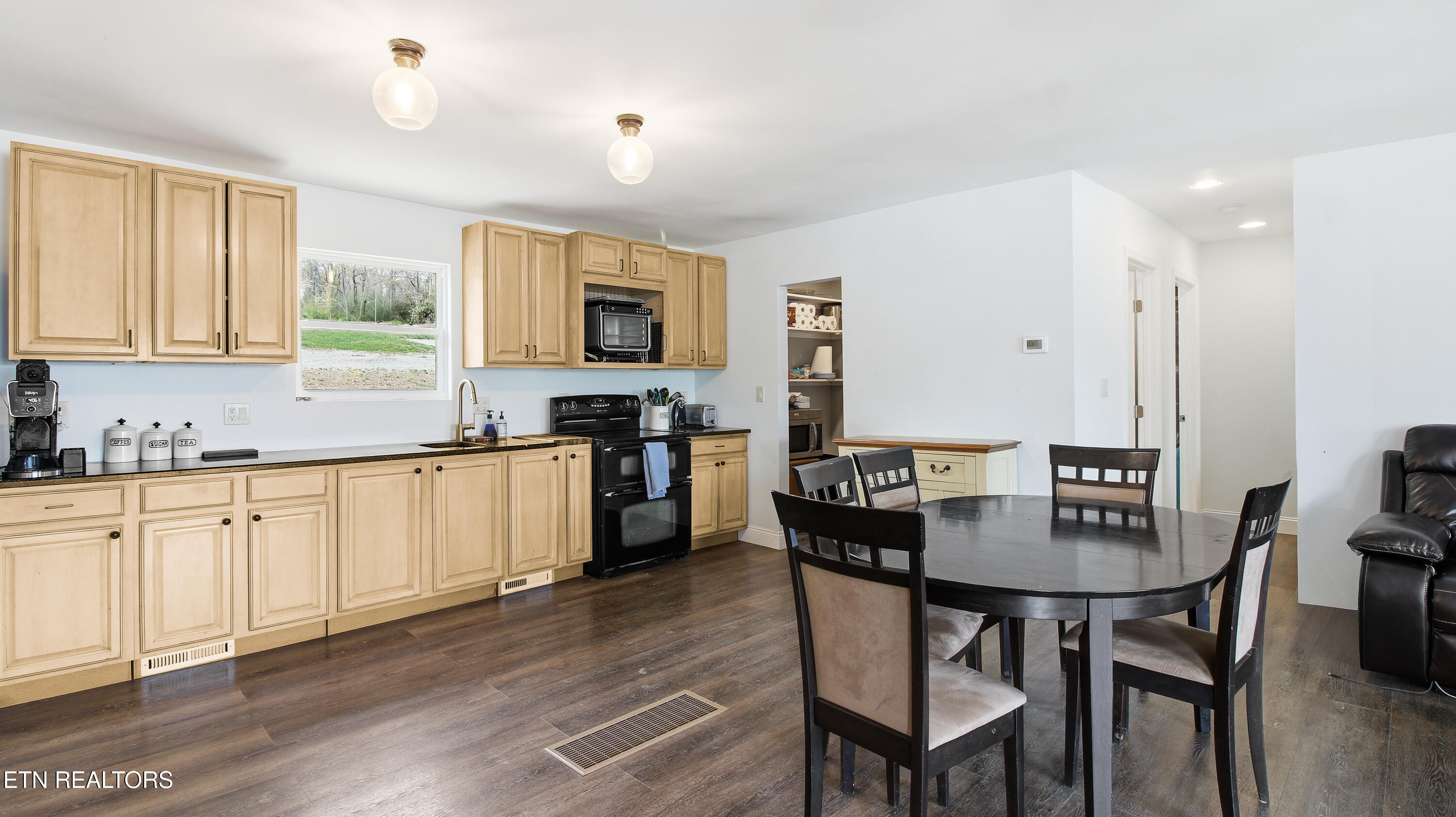 269 Lakeshore Vista Drive