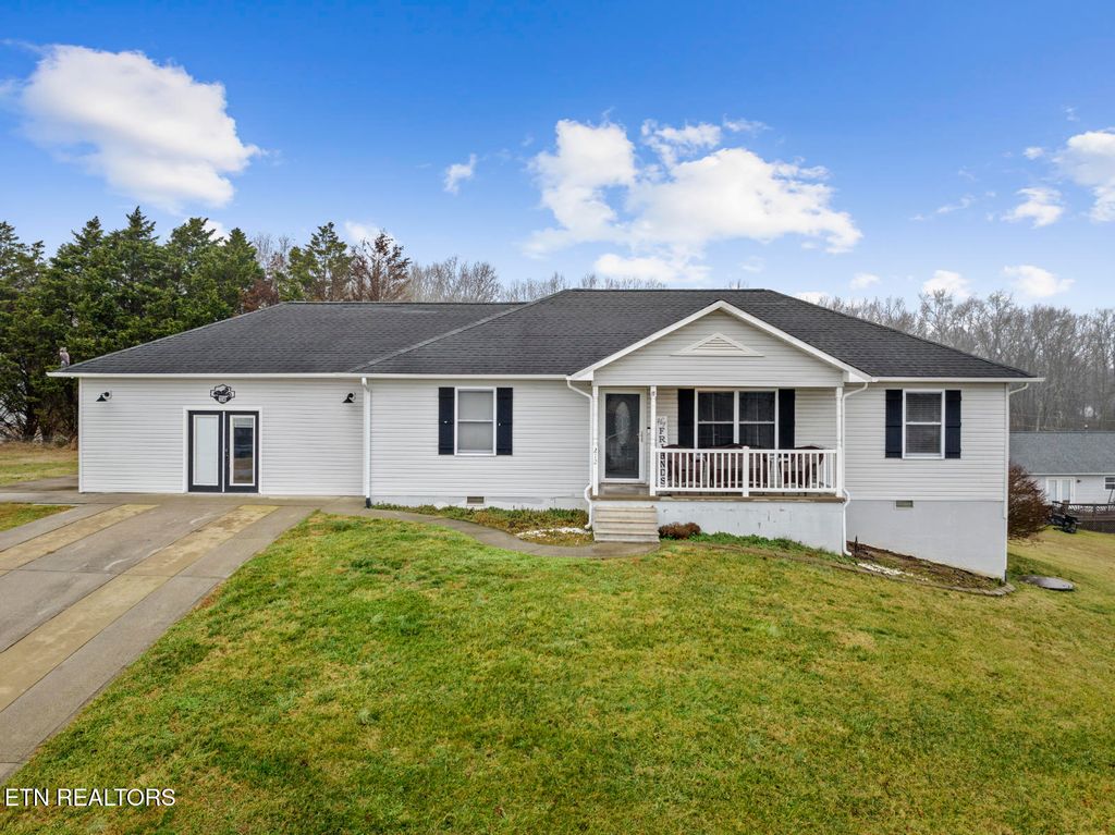Photo of 212 Bayberry Drive, Crossville, TN 38555 (MLS # 1325918)