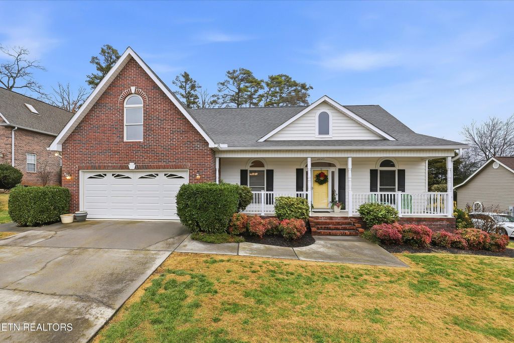 Photo of 2227 Ivy Ridge Lane, Maryville, TN 37801 (MLS # 1323452)