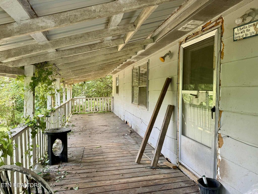 Photo of 571 Forks Grove Rd, LaFollette, TN 37766 (MLS # 1309427)