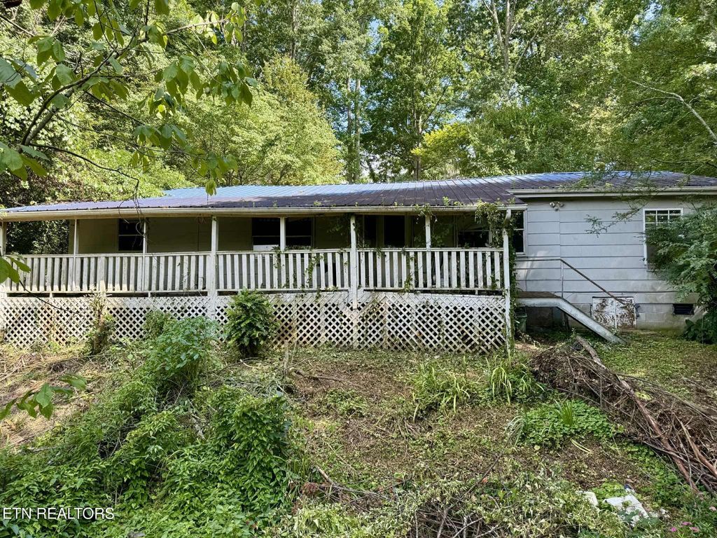 Photo of 571 Forks Grove Rd, LaFollette, TN 37766 (MLS # 1309427)