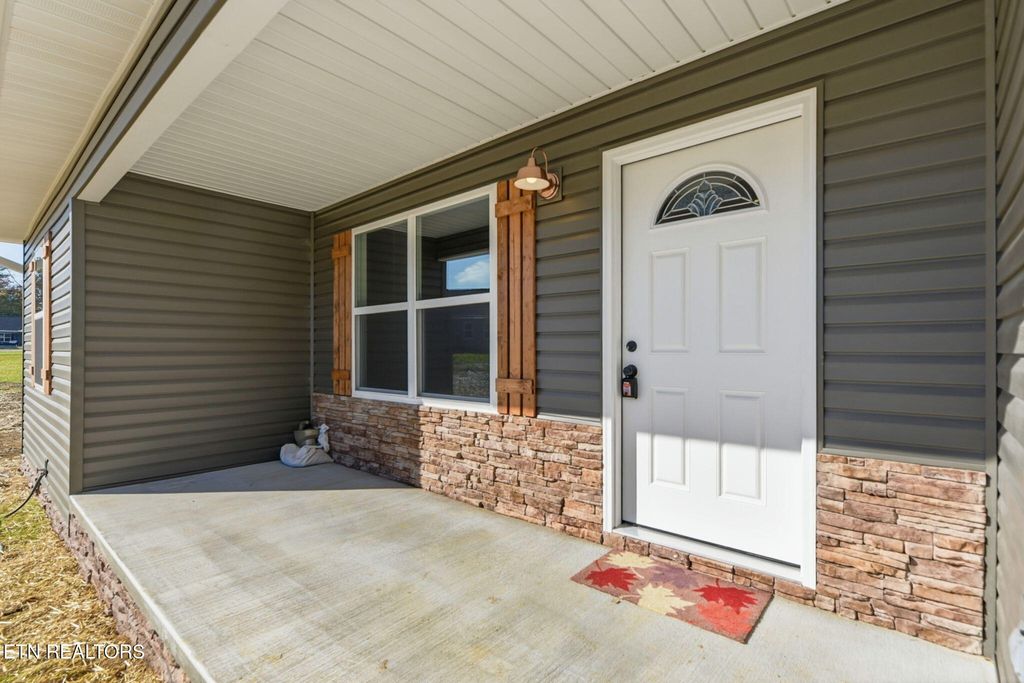 Photo of 143 Vista Court, Oliver Springs, TN 37840 (MLS # 1321072)