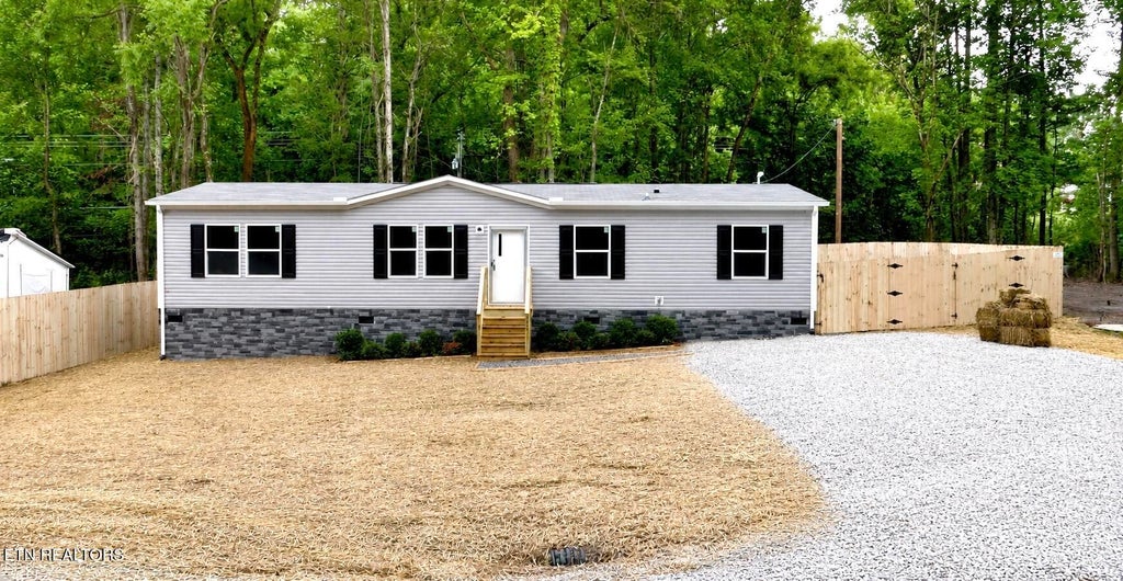 Photo of 687 Hen Valley Rd, Oliver Springs, TN 37840 (MLS # 1345300)