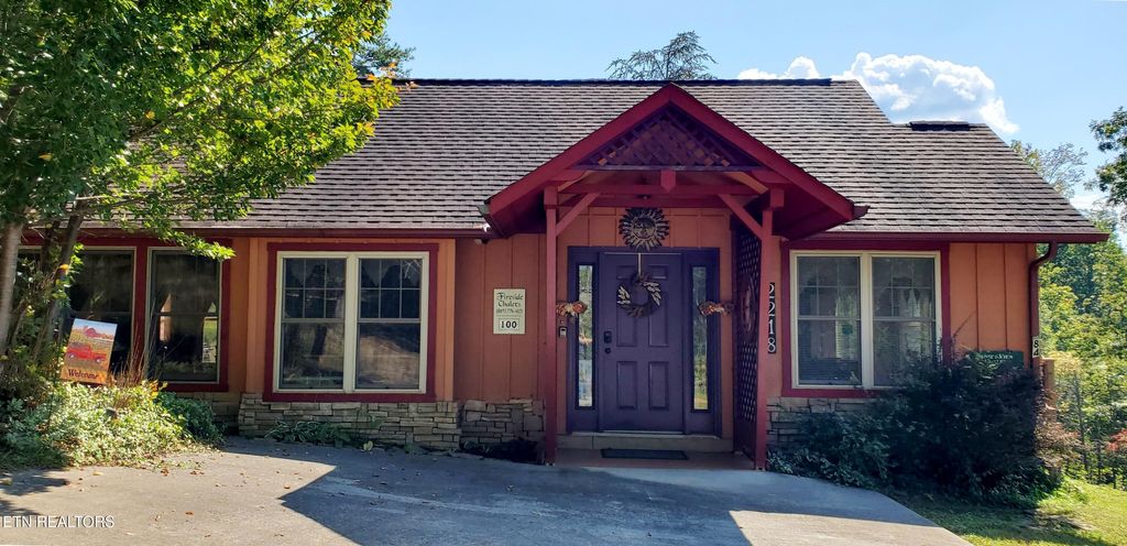 Photo of 2218 Village Summit Drive, Sevierville, TN 37862 (MLS # 1315485)
