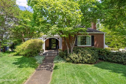 Photo of 932 Woodside St, Knoxville, TN 37919 (MLS # 1339036)