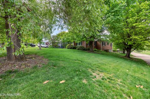 Tiny photo for 932 Woodside St, Knoxville, TN 37919 (MLS # 1339036)